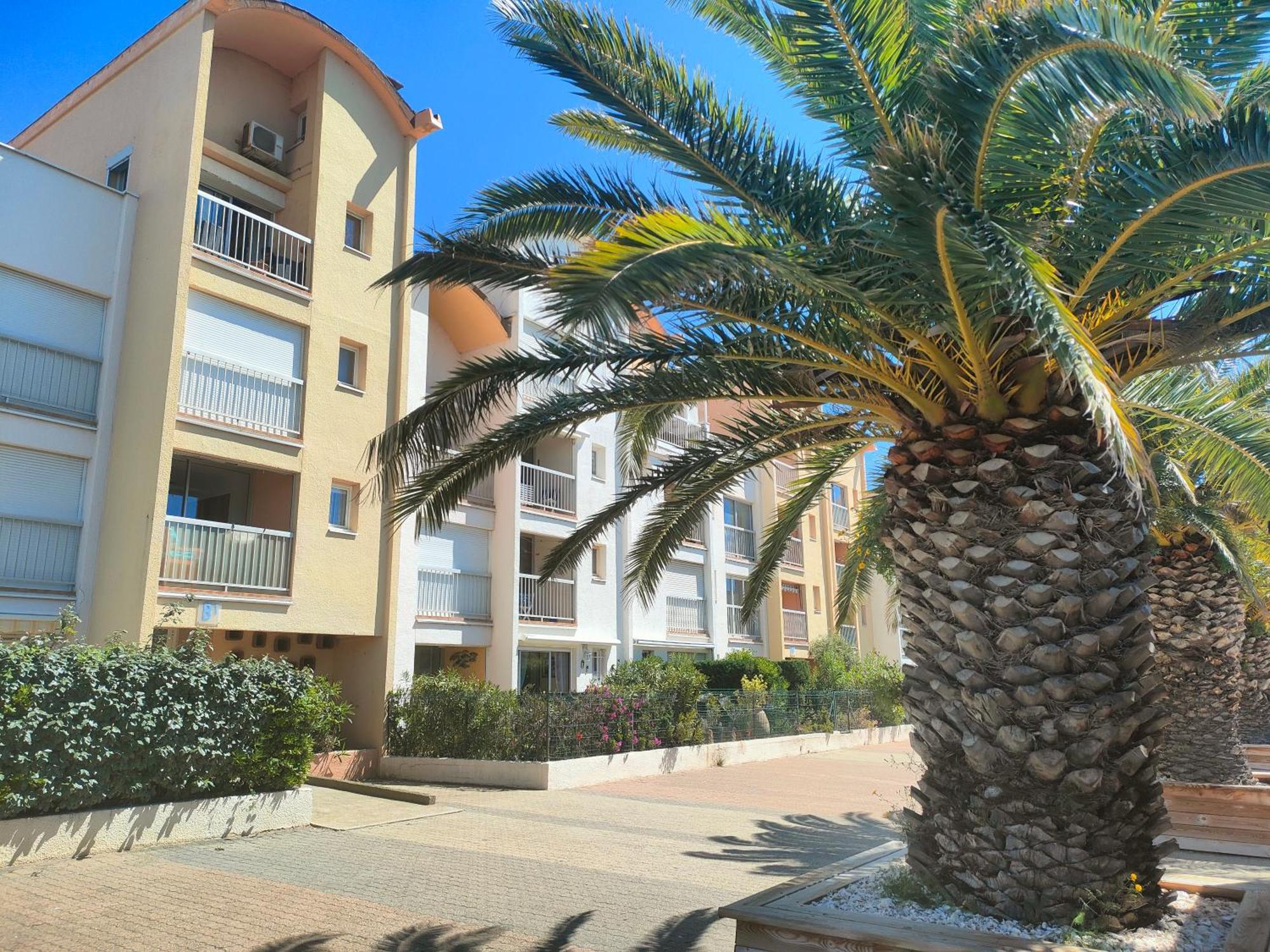 Gruissan, Studio Cabine, Au Calme Vue Degagee Sur Marina Екстериор снимка