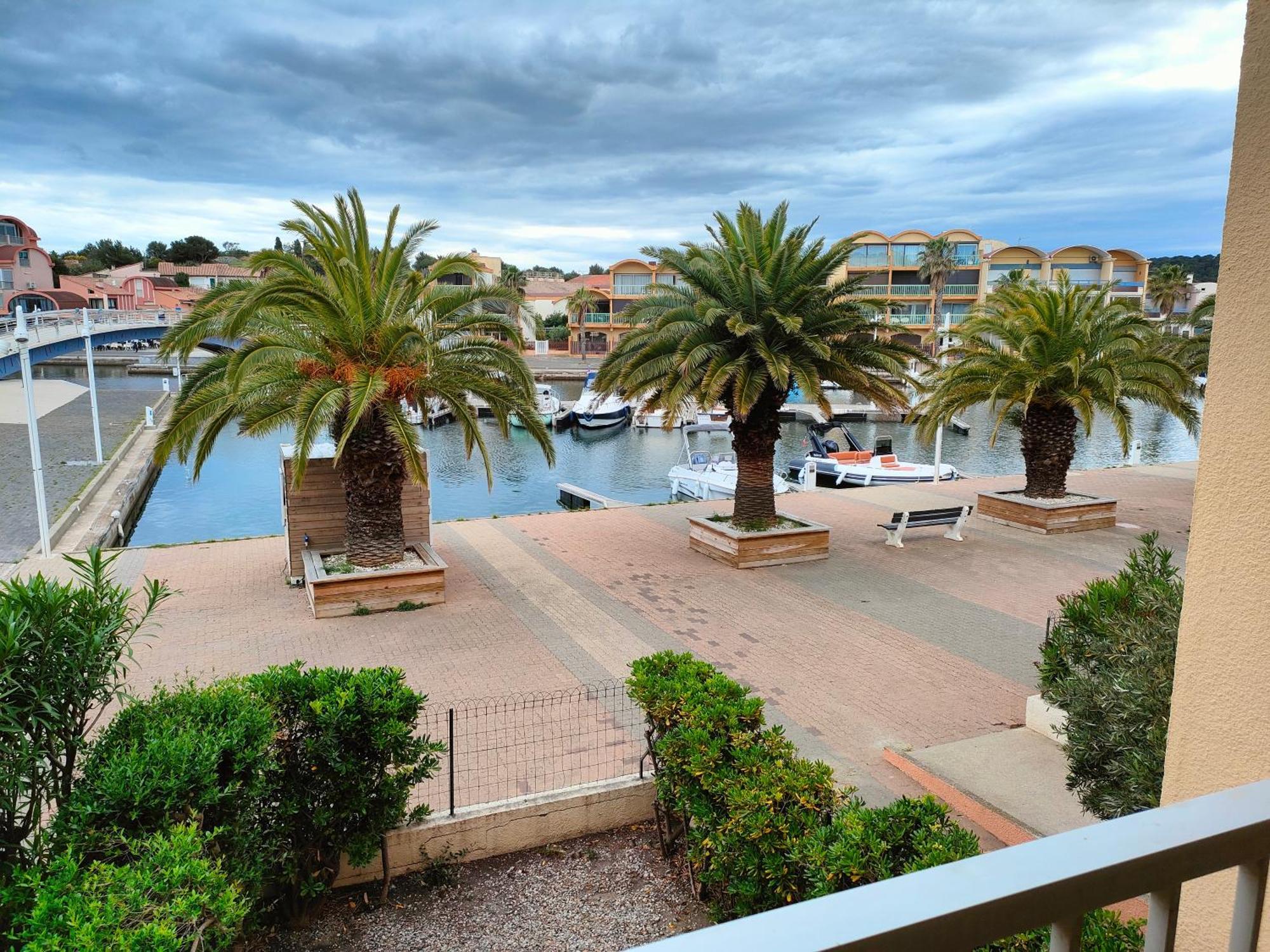 Gruissan, Studio Cabine, Au Calme Vue Degagee Sur Marina Екстериор снимка